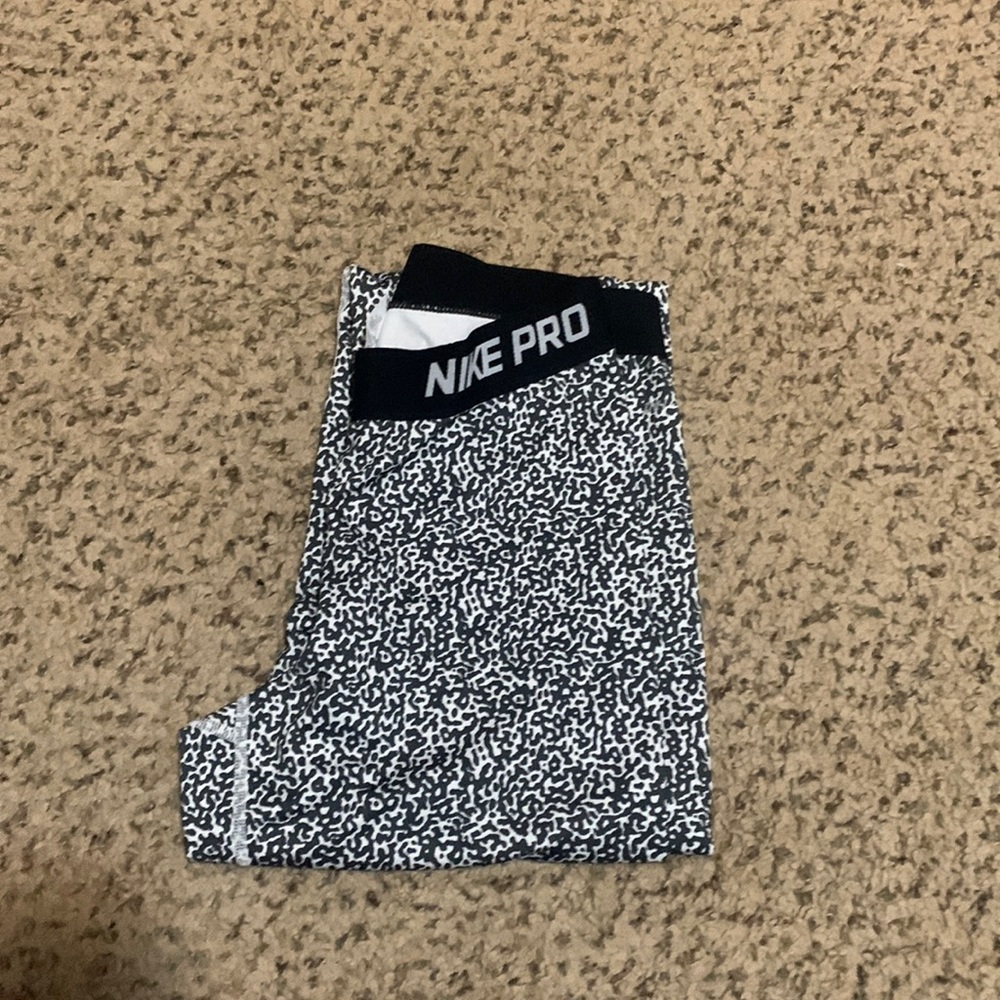 nike pro athletic leggings